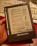 Edition epaper du quotidien Les Echos sur le reader iLiad d'iRex - Photo wikipedia commons - Auteur Eparody - licence CC-SA-BY