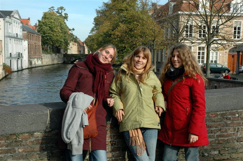 Pauline, Amandine et Anissa à Bruges