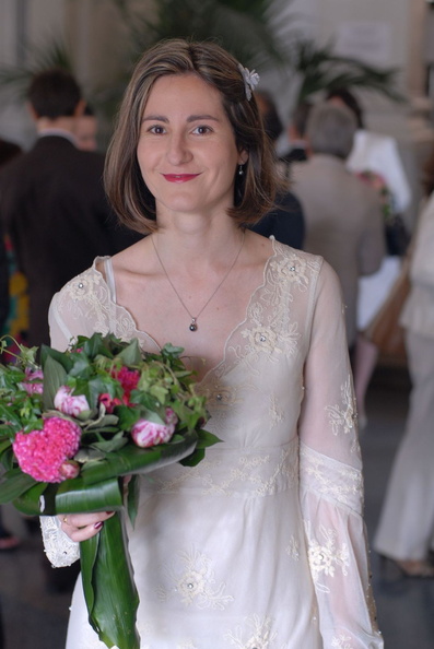 La mariée avec son joli bouquet